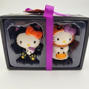 Hello Kitty Halloween Salt &‎ Pepper Shakers Hand Crafted Painted Pumpkin Cat